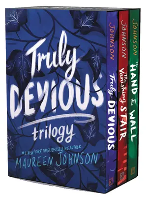 Truly Devious 3-Book Box Set: Verdaderamente tortuoso, La escalera que desaparece y La mano en la pared - Truly Devious 3-Book Box Set: Truly Devious, Vanishing Stair, and Hand on the Wall