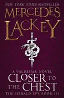 Más cerca del pecho - Libro 3 - Closer to the Chest - Book 3