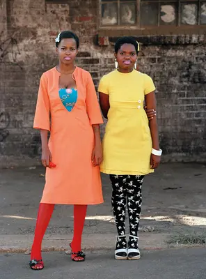 Eventos de lo social: Retrato y agencia colectiva: Fotografía africana de la Colección Walther - Events of the Social: Portraiture and Collective Agency: African Photography from the Walther Collection